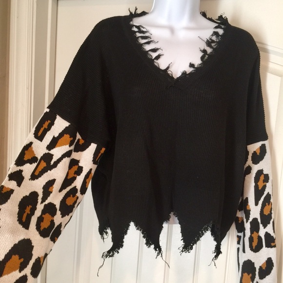 Shein black leopard sleeve raw hem sweater New M - Picture 4 of 8